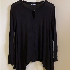 Three dot black shark bite drapey shirt